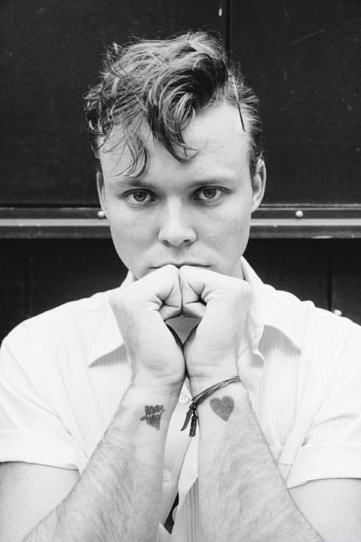 Ashton’s deleted Instagram posts ~a thread~