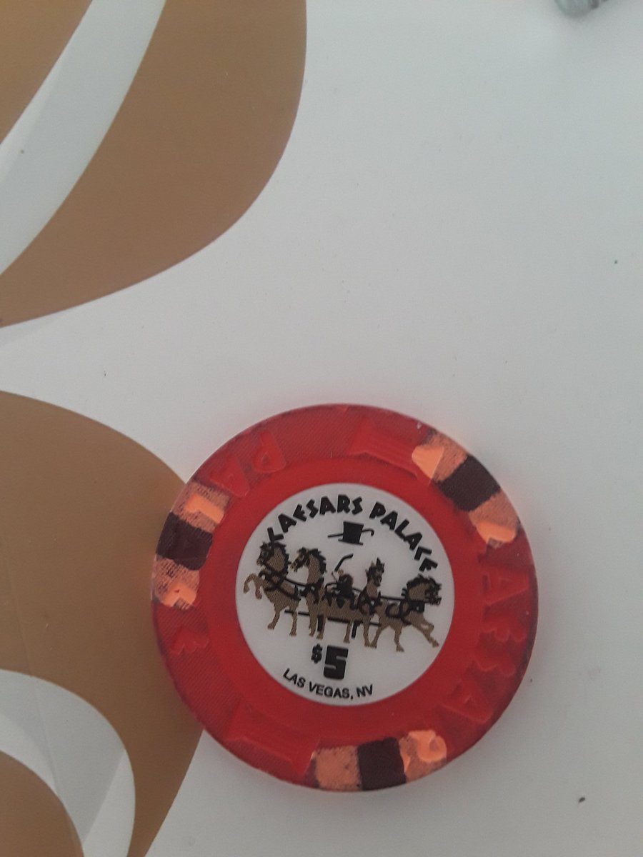 Found. $5 Ceasars Chip. If that place ever reopens I& #39;m almost halfway to 4hrs worth of parking.