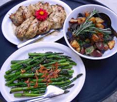 DELIVERED MEALS BROUGHT TO YOU BY FARE TO REMEMBER conta.cc/2wxsZp9