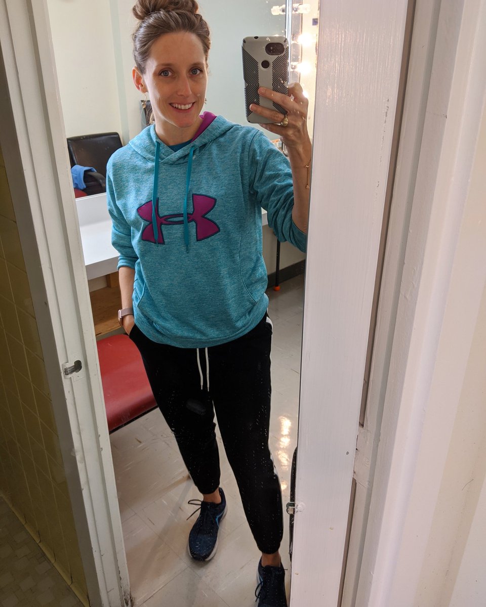 ChelsAndrewsWX's tweet photo. If you don't get to the station looking like you're about to run the world's slowest relay race, did you even cover severe weather?

#alwayscomfy #meteorologist #severeweather #walltowall #txwx #atxwx #Austin https://t.co/5Y3mlqfMwb