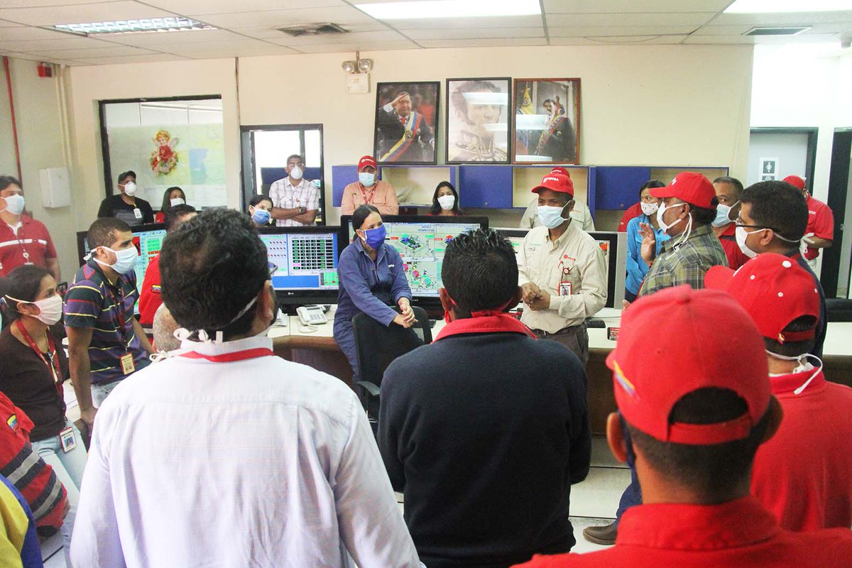 AyacuchoFPO's tweet photo. 🇻🇪 #URGENTE Vicepresidente de Exploración y Producción @ErwinPetroleo recorre Patio de Tanques Oficina en plena @Faja_Patriota al sur de Anzoátegui ¡Qué viva PDVSA! 

@TineoPDVSA 
@BellorinPDVSA 
@hervis_marquez https://t.co/OlMOGgiwVC