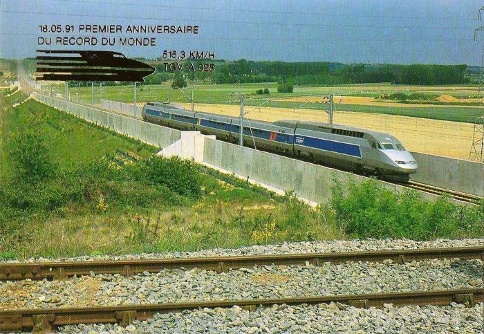 Résultat, elle arrive à atteindre les 482km/h en décembre 1989. Et elle retourne en atelier pour 2000h afin de recevoir des roues plus grandes. Résultat en mai 1990, bim, un 515,3 km/h.Vous noterez la composition plutôt courte avec juste 3 voitures entre les 2 motrices.