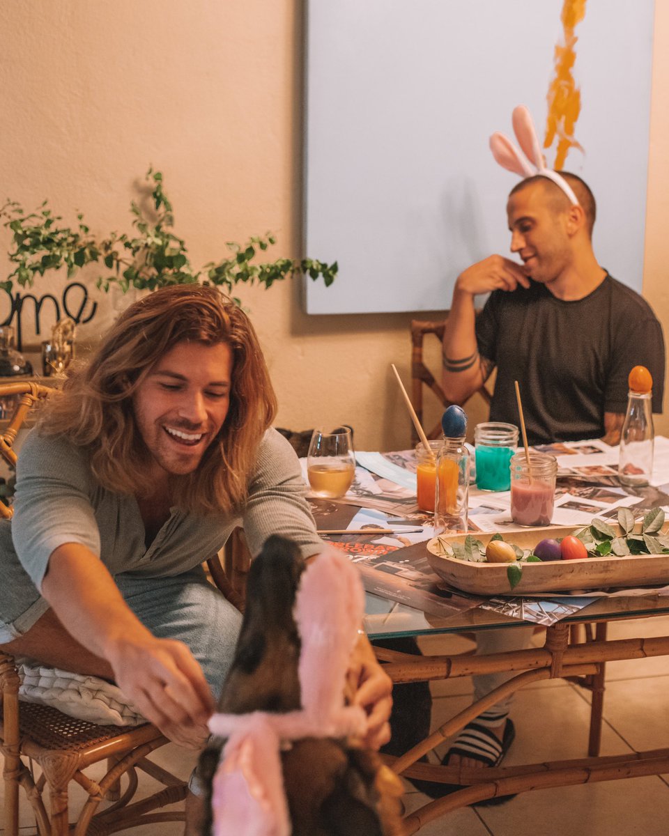 ijulian__'s tweet photo. happy easter from us bunnies 🐰🥕🎨🥚 https://t.co/fA4IzDWh2l
