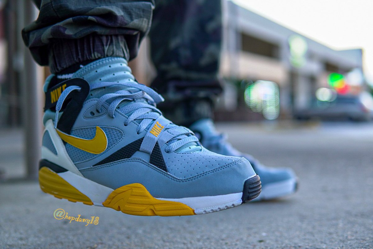 Jlhoppe18's tweet photo. He is risen. Happy resurrection day. Donโt forget to check us out on YouTube this evening at 7 central on Retro Talk forum.
#WDYWT #nikeairtrainermax91 #nikecrosstraining #nikeair #retrotalkforum https://t.co/sZI69D9i0N
