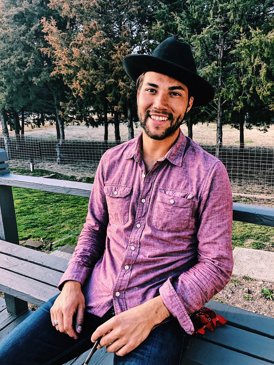 rascalmartinez's tweet photo. Thanks for watching the show yesterday, hope you all are having a Happy Easter! #easter #rascalmartinez https://t.co/6acRve510s
