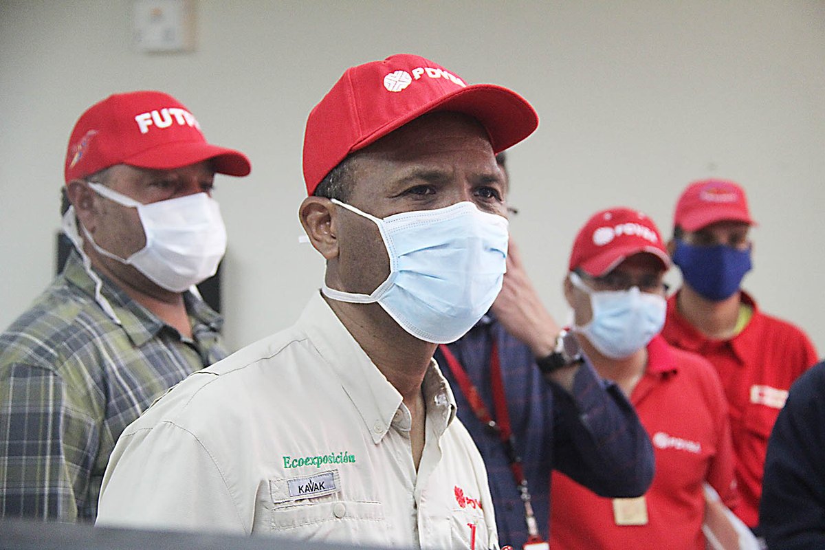 AyacuchoFPO's tweet photo. 🇻🇪🛢️#12Abr ¡Aquí nadie se rinde! Vicepresidente de Exploración y Producción @ErwinPetroleo resalta labor de los trabajadores de Patio de Tanques Oficina de la @Faja_Patriota en medio de la cuarentena social por el #COVID19 ¡Venceremos!

@TineoPDVSA
@BellorinPDVSA
@hervis_marquez https://t.co/OtQmyrsHhy