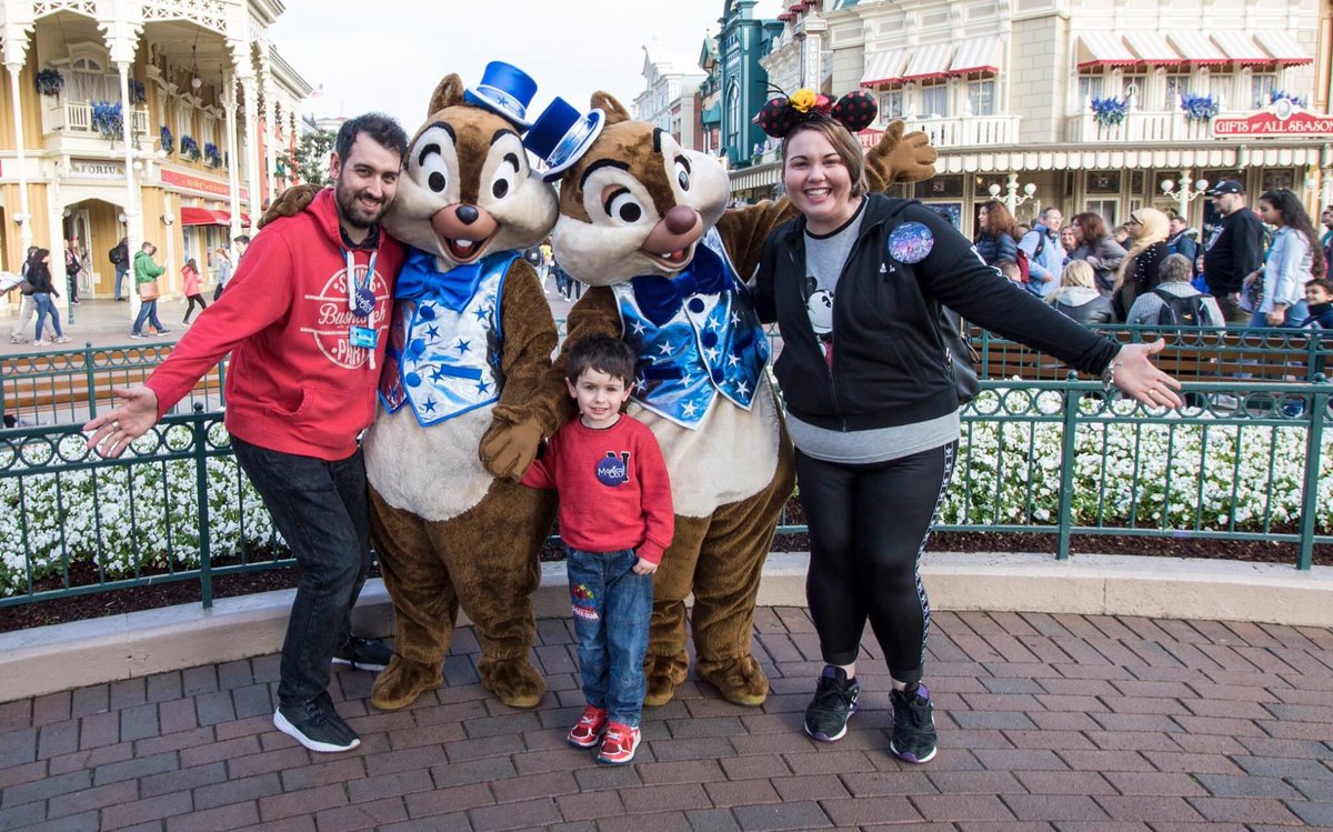 MagicalDLP's tweet photo. I can’t believe it is 3 years since we celebrated #DLP25 as a family! Happy 28th Birthday to @DisneyParis_EN 🥳 #DLP28 https://t.co/QrSoCLdE80