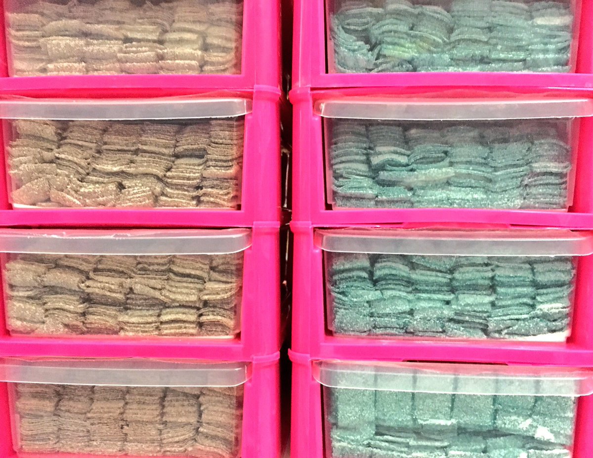 ¡Os lo habéis ganado! Hoy no ponemos en juego un cajón de regaliz sino dos ✌🏼
👉🏼 Síguenos.
👉🏼 Haz RT.
¡Mañana diremos que 2 personas Se los llevan!
{Si te toca y eres celiaco, te mandamos la gama #ZeroGluten.
Los cajones se envían aleatoriamente, puede no ser el de la foto}