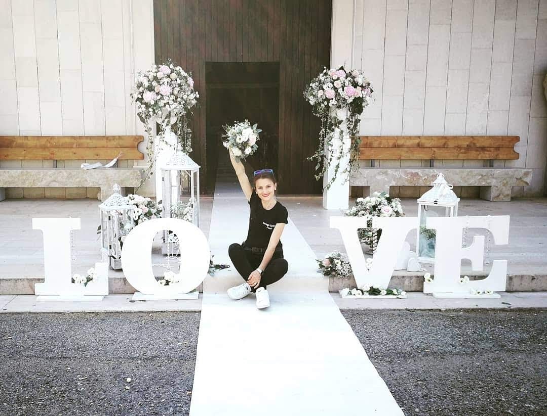 L’obiettivo è quello di inondare i social media con la nostra professione.
E facciamo sentire che noi esistiamo
#labellezzasalverailmondo #vivipositivo #andratuttobene #iorestoacasa #rinashani #rinaweddingdesinger #savagegardenfiori 
#raccontiamoeventi