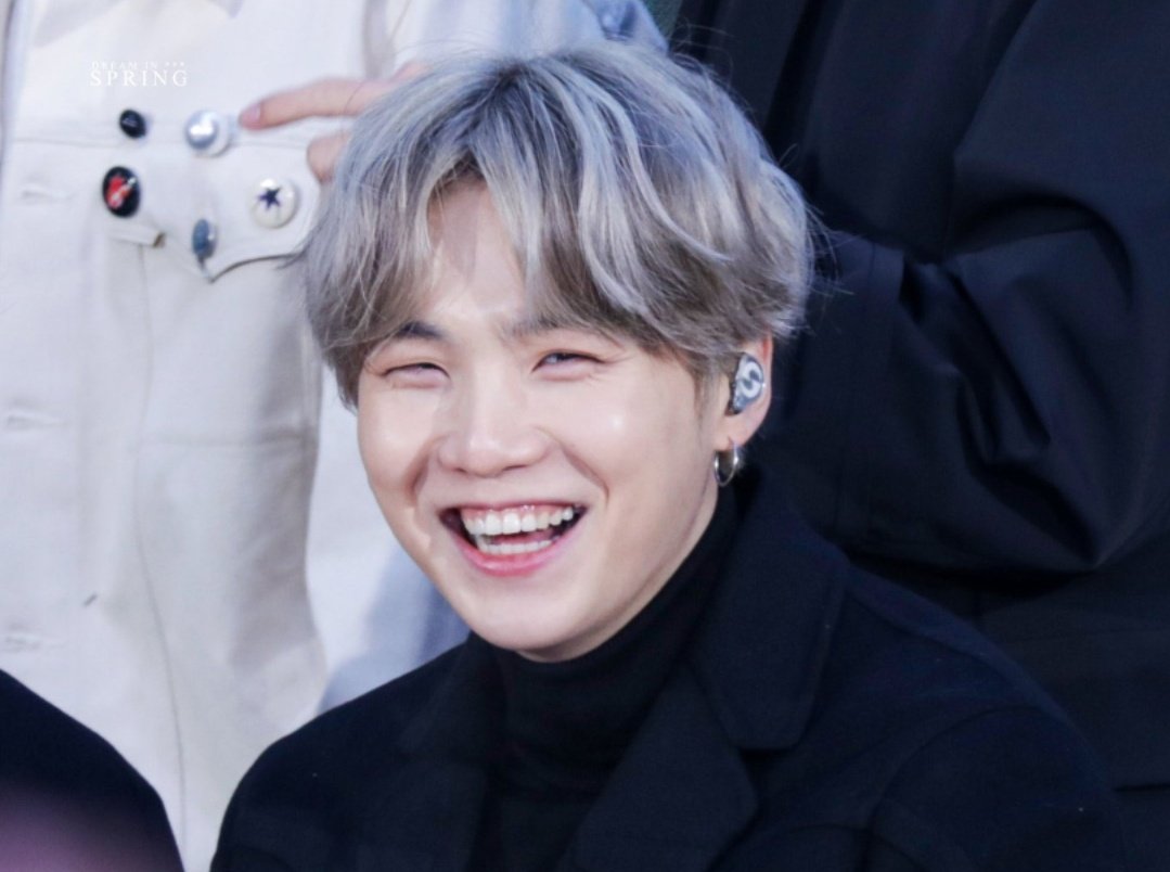 chucklesbts's tweet photo. here's ur daily dose of yoongi's gummy smile <33 https://t.co/Gqug8YLCJ8