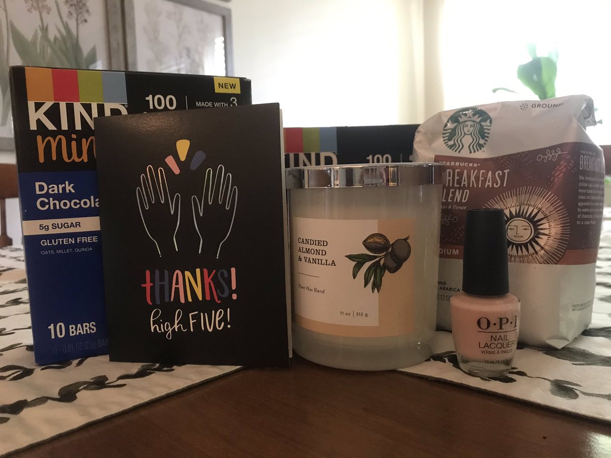 alexis_hosticka's tweet photo. A very thoughtful surprise on my doorstep today from @AshlieJH. Thankful to work for an organization whose leaders care about their team members now #MoreThanEver! @archildrens https://t.co/UFOFNbCqwG