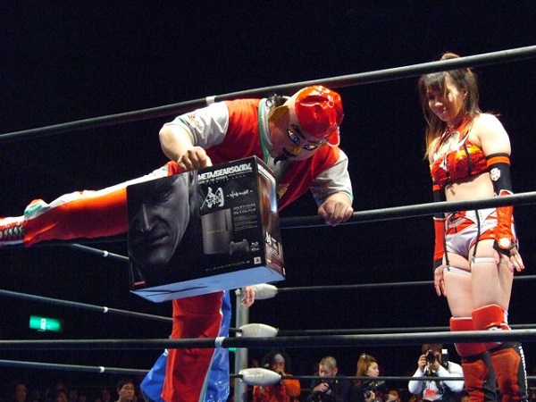 She was an usual performer on Kikutaro's "Akiba Pro Wrestling". A wrestling promotion that added videogame bits to it's shows.