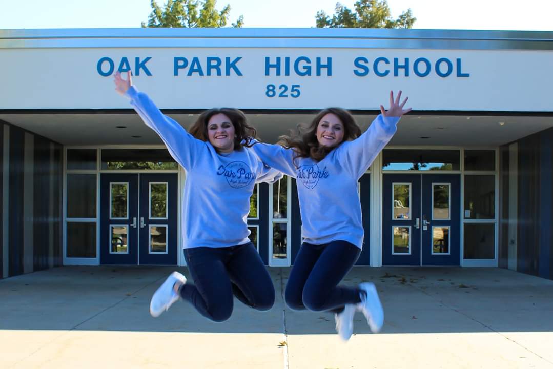IsabellaCan01's tweet photo. Athough my Senior year was cut short, I still have such amazing memories at Oak Park. Oak Park has been my second family and I am thankful I have spent my four years of High School as a Northmen. Here's to us class of 2020!  @Northmen_OPHS https://t.co/m1cns9uoEA