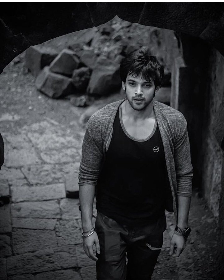 nodaayman20's tweet photo. Doesn't #ParthSamthaan set your screens on fire with these classic b/w photos? #KY2 #ManikMalhotra TV trivia and fan clubs on #FanKickApp
#Faizal
#Gaurav
#AnuragBasu https://t.co/9TCXakFRWL