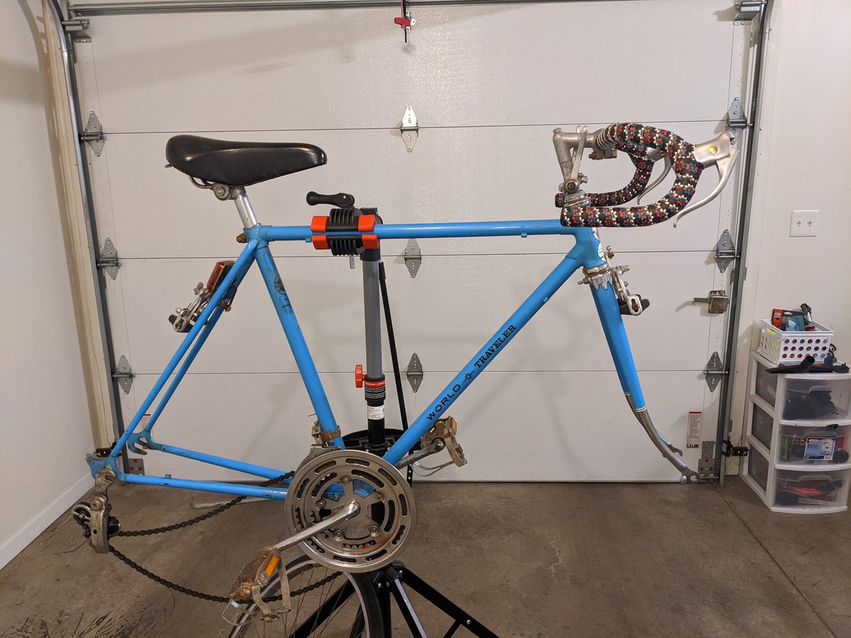 danatomicaloder's tweet photo. @vdoloughlin @krebs_claudia @KristaRompolski @CRubino11 Nice! I've paused jigsaw puzzling to do a greasier puzzle of fixing up an old bike! https://t.co/AkKPwz65IM