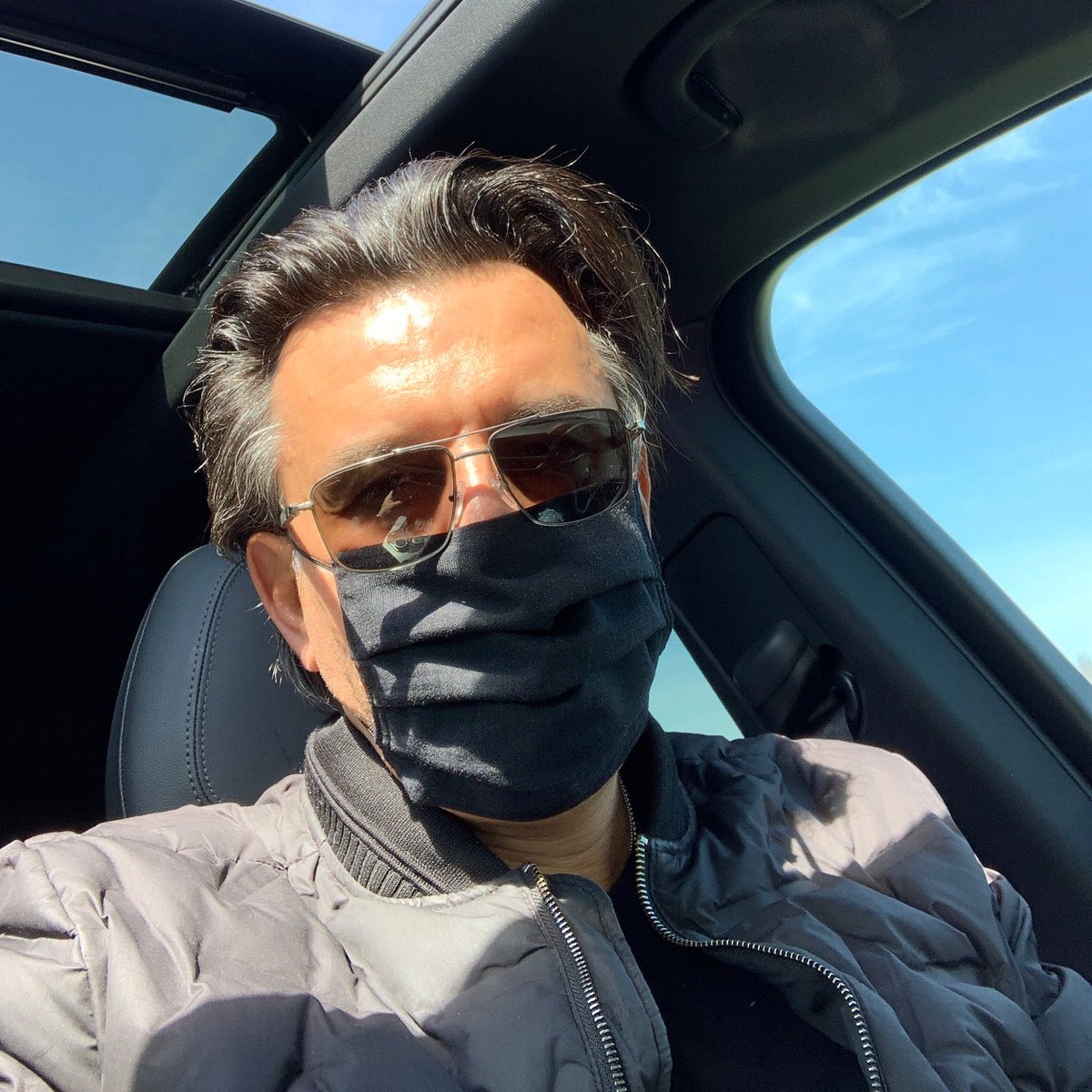 RoccoLaudizio's tweet photo. Been out of the loop for bit since this virus mess started but all good and I am back! Sporting my new all black mask made by Mom! Happy Easter and be safe and stay well! 🖤🙏🏻 #love #designjunkie #classic #easter #mask #family #architecture #art #interiordesign @slickdesignusa https://t.co/yOAquqTLzi