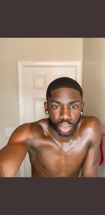 BigDickEric01's tweet photo. Update I grew a beard 🧔🏽 during QUARANTINE https://t.co/fx4zh9JKQ8