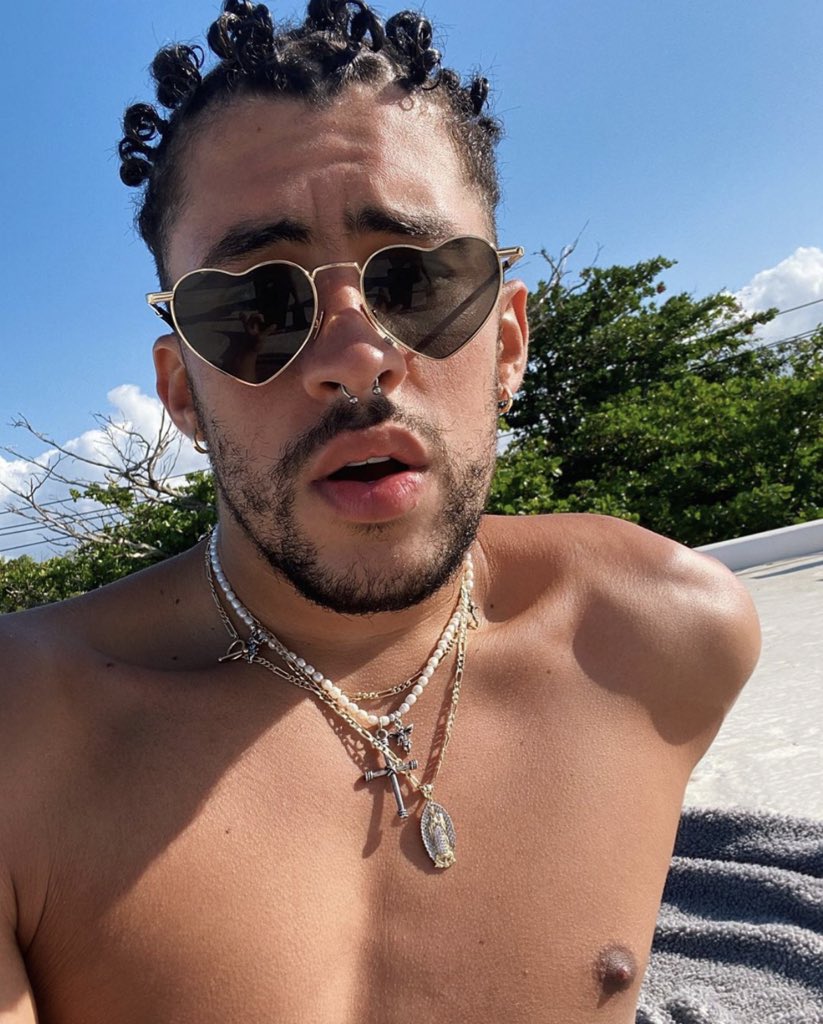 jonathanivan's tweet photo. i hope bad bunny is having a great day https://t.co/BSSo1RZj8r
