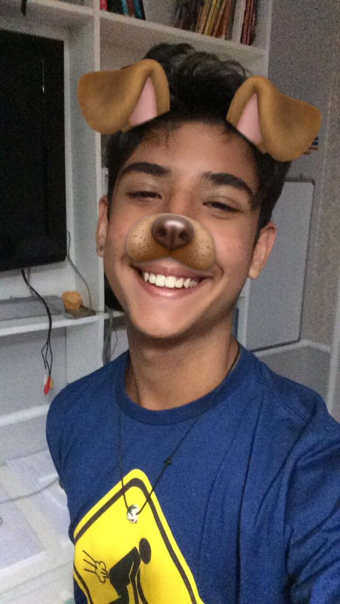 lucasvilela0D's tweet photo. Esse efeito do snapchat me deixava com muita cara de bb #ripsnapchat https://t.co/U8cGQAySUR
