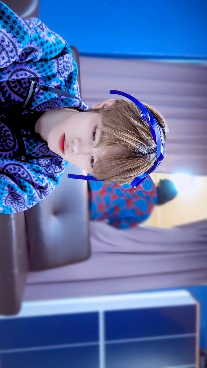 JHSF93's tweet photo. 💙🎁🎀

#NFlying #엔플라잉 #ChaHun #차훈 
#고먐미 #먐미 https://t.co/Dg6Vr5RNVv