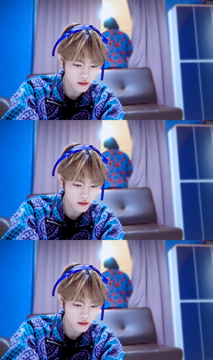 JHSF93's tweet photo. 💙🎁🎀

#NFlying #엔플라잉 #ChaHun #차훈 
#고먐미 #먐미 https://t.co/Dg6Vr5RNVv