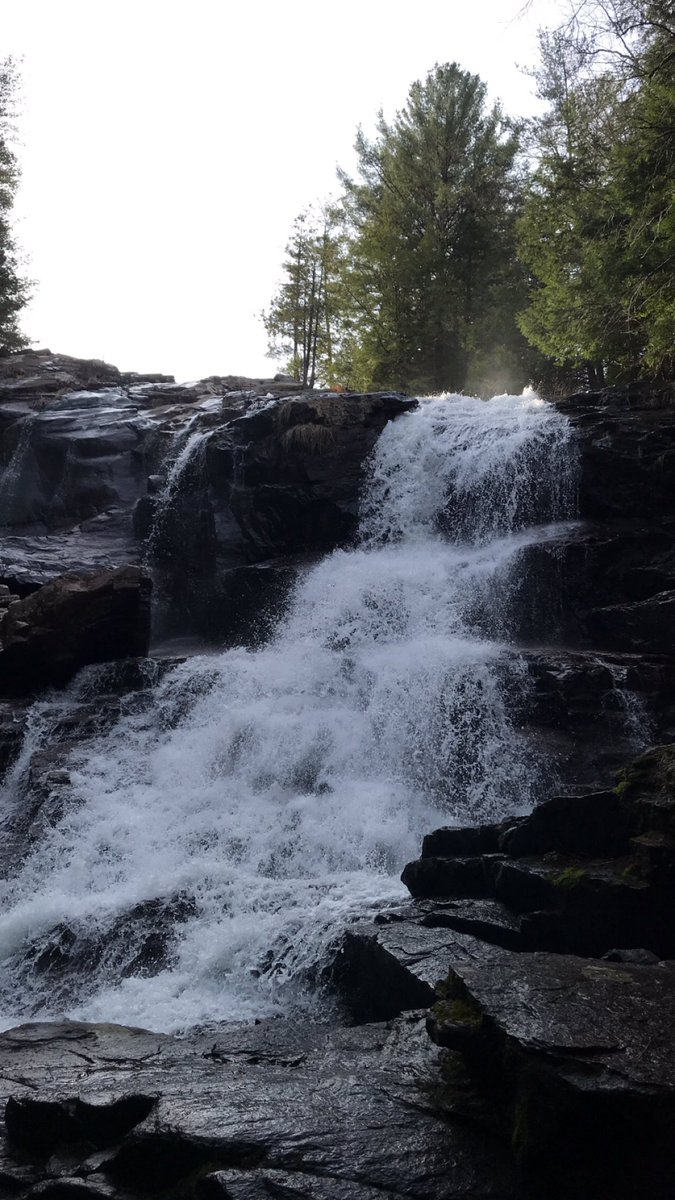 Xulriwtfff's tweet photo. Nice little hike with @HBerries13 even tho we drove past the mountain and hiked the wrong one lmao https://t.co/5Fb9urLNan