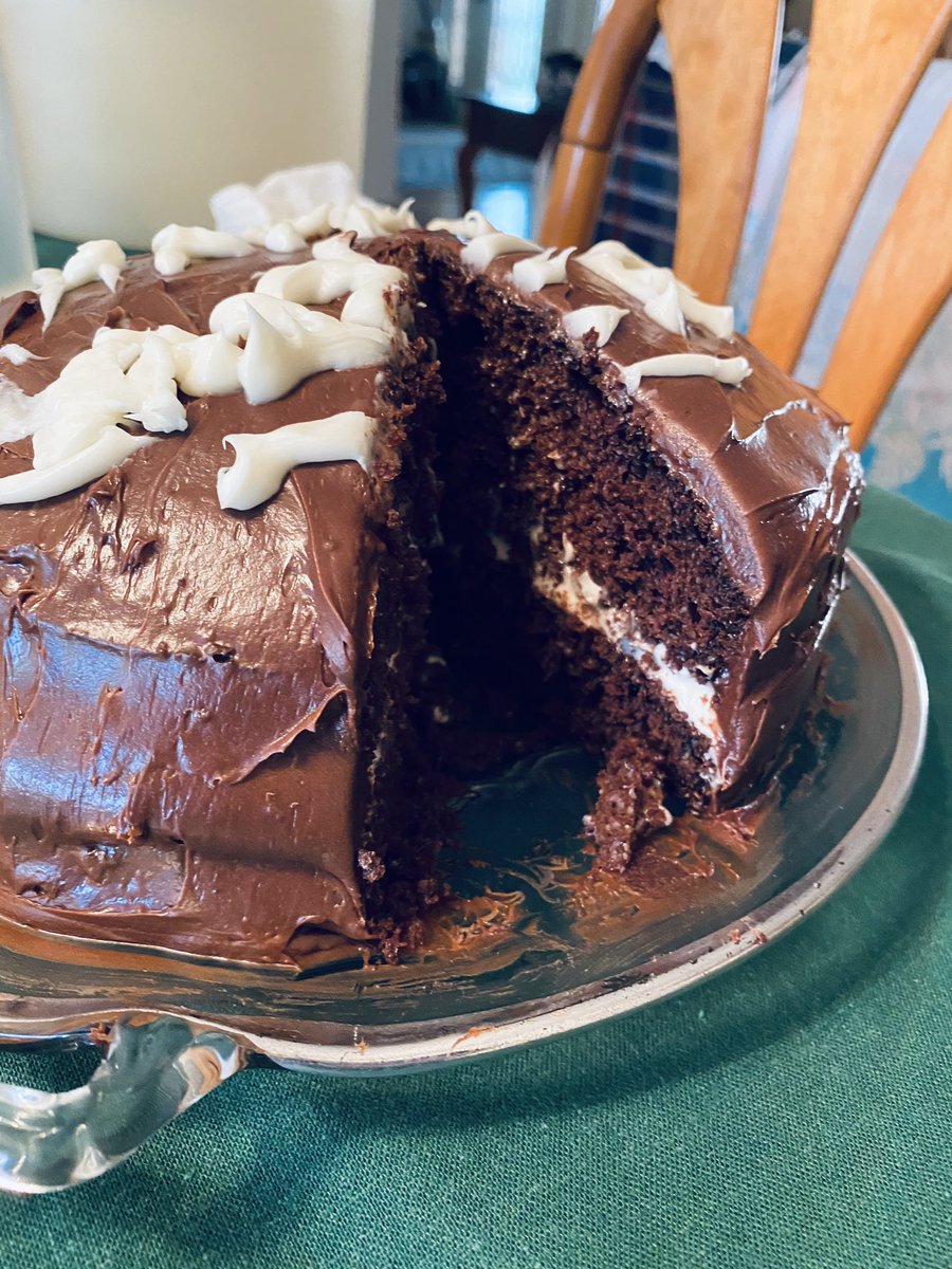 heughanout's tweet photo. @SamHeughan Happy Easter yโall ๐ฐ๐ฃ๐
Fudge do layer vanilla middle layer cake ๐ ๐ฐ#yumyum โฅ๏ธ
#bakeoff #latertoparty #Easter20 @SamHeughan @caitrionambalfe @Heughligans @Safer_Place @NHizMij @mymtbrain @Sheugs @SoFlPeakers @geno_acedo @MyPeakChallenge @MPCLaflanders @hoistingmysail https://t.co/OBoWzBJpPd