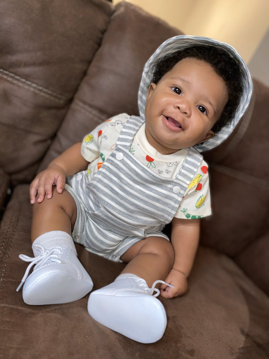 ms_TAYEE's tweet photo. Happy Easter from Koda Woda 💙 https://t.co/B2I9rpDv38