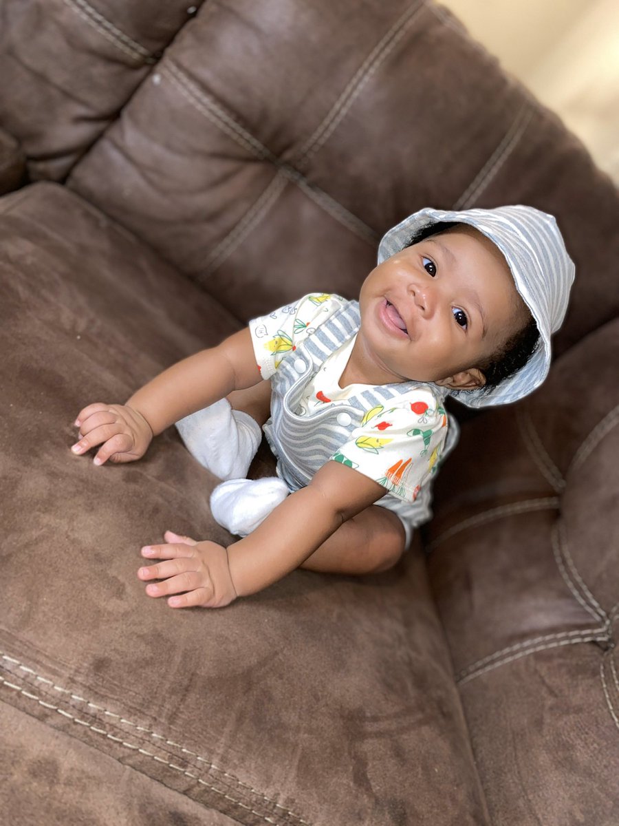 ms_TAYEE's tweet photo. Happy Easter from Koda Woda 💙 https://t.co/B2I9rpDv38