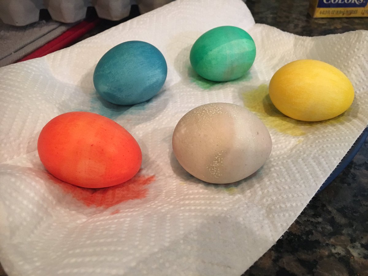 702Sunshine's tweet photo. I’m still a big kid @ ❤️ sometimes..they will be yummy deviled eggs later! #Eastergoodness 🐣😍😍😍🥚 https://t.co/vgIUbJnEgM