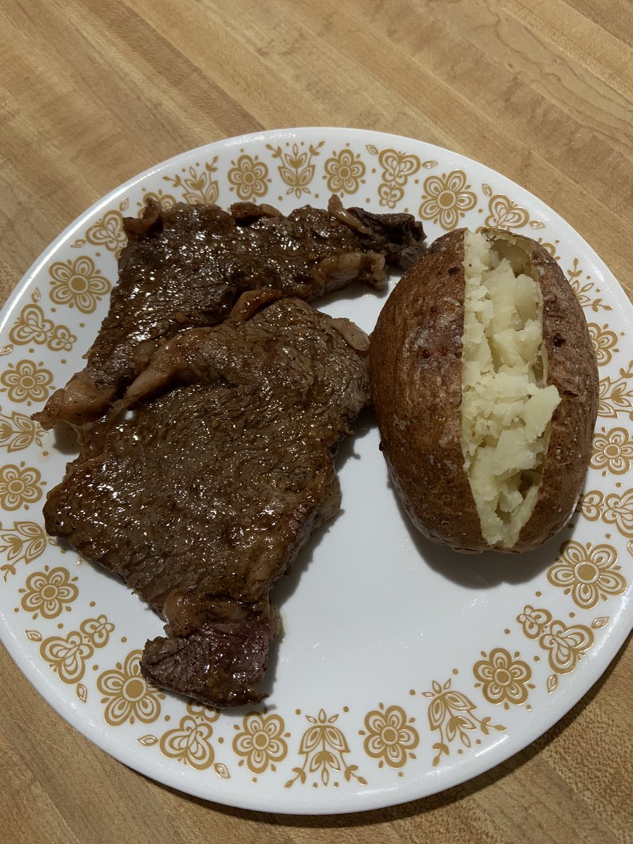 Next_Jen's tweet photo. Damn that was a good meal. #sleeptimenow #StayAtHome #cookathome https://t.co/OmbHxH2GpW