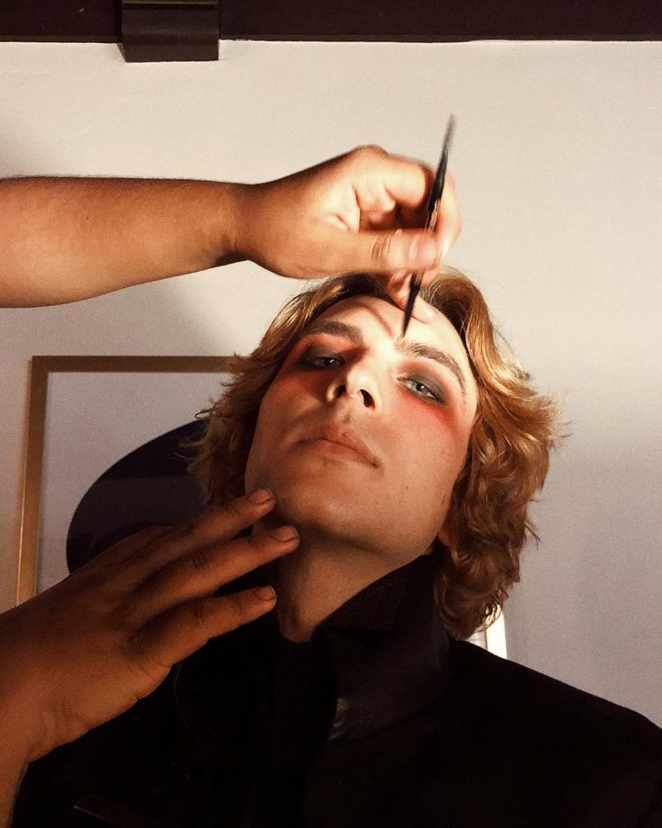 hayley williams as cody fern, a thread
