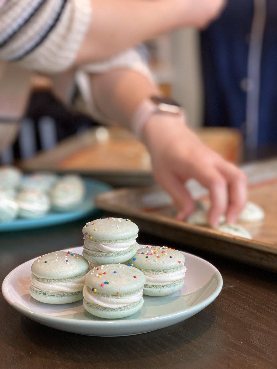 kellerlauraj's tweet photo. Taking this time at home to up my baking game with @Vy_M_Nguyen Get ready, Bogyo lab! #cakebattermacarons #birthdaybaker #funofficer https://t.co/rEMBBmgFna