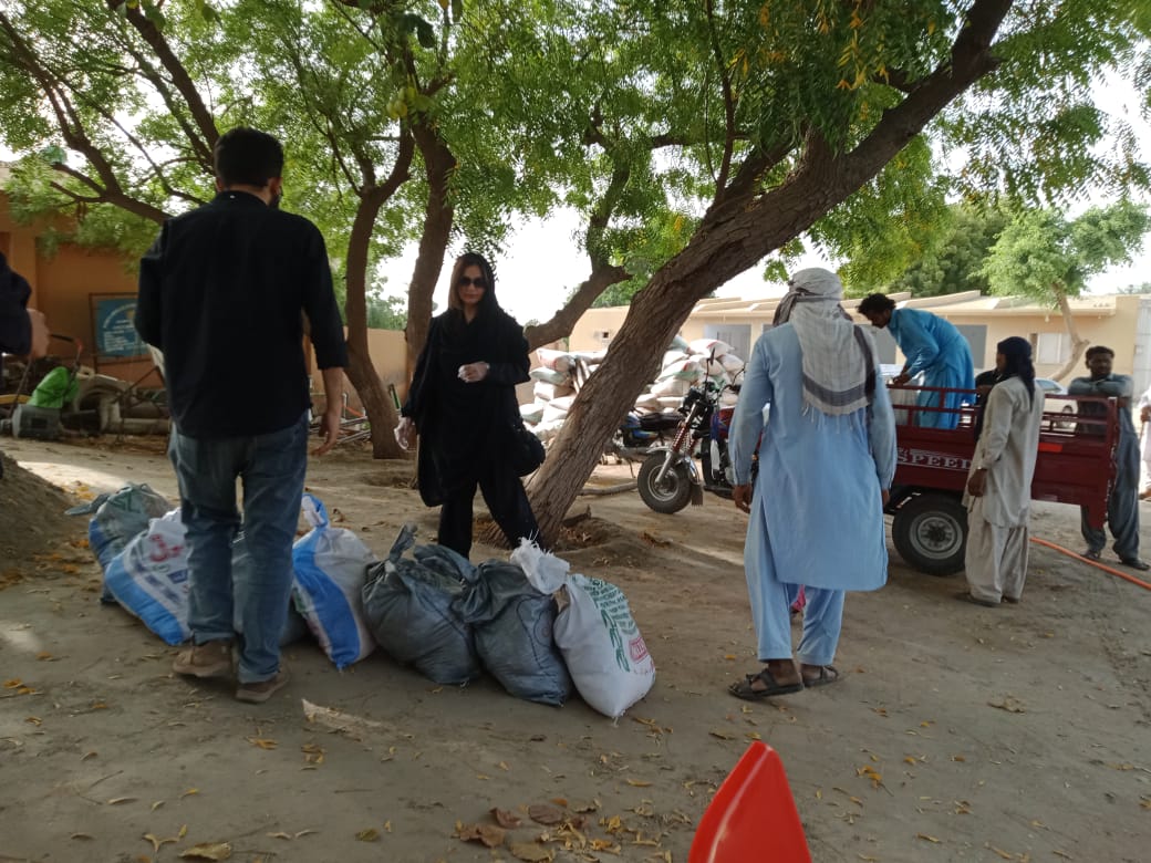 voovpak's tweet photo. Our teams continue to work hard to distribute provisions to some of the most remote areas of Karachi. This is all made possible thanks to your contributions and support. https://t.co/s25XDo7aIR
