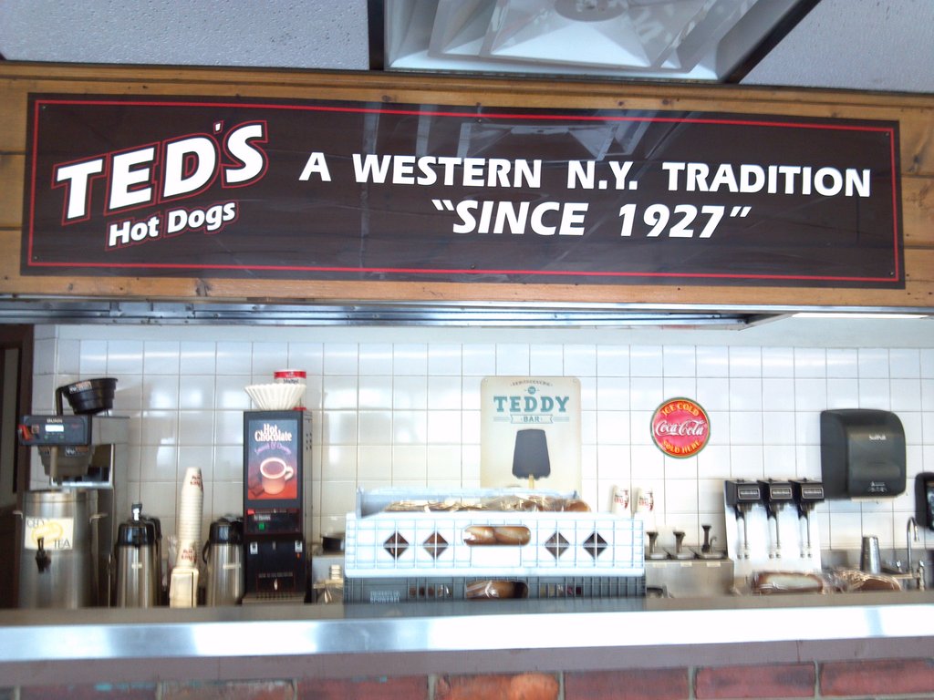 716Brackets's tweet photo. FINAL FOUR

@bar_elmos 

VS

@TedsHotDogs 

WINGS VS DOGS https://t.co/HRkC4Ln0GS