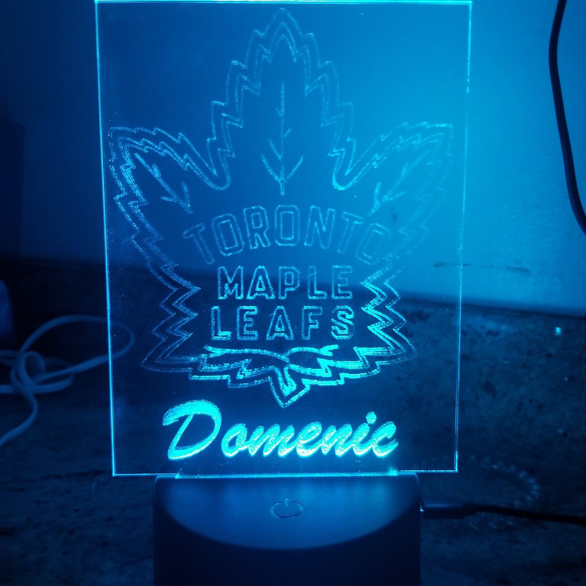 KasseihD's tweet photo. Made this for a person who misses the game.   On hold but not forgotten.   #kasseihdesigns #HamOnt #hamilton #toronto #design #customized #decor #art #arts #artsy #custommade #customized #acrylic #nhl #torontomapleleaf https://t.co/TjFflCIm2B