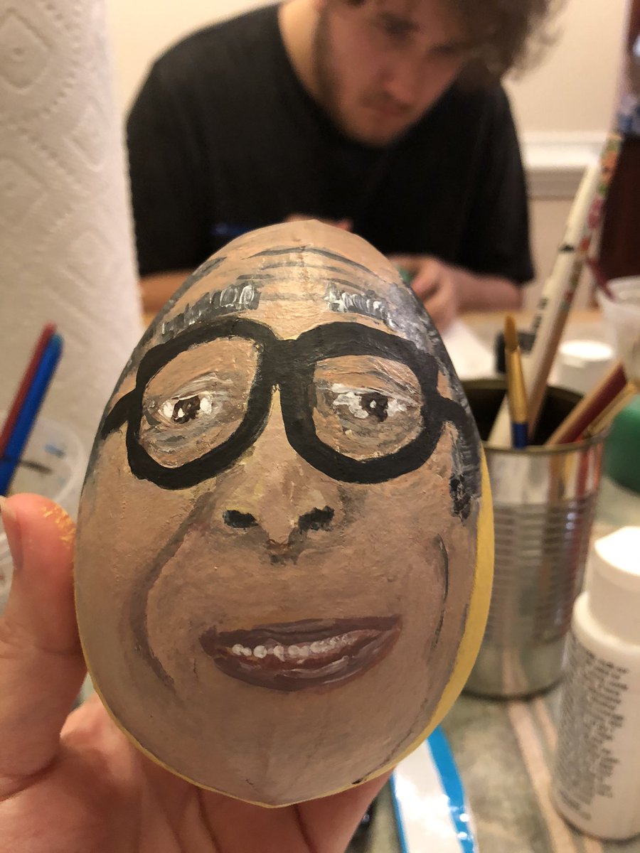 Imkjac's tweet photo. I painted a @DannyDeVito egg! Happy Easter! 🐰 🥚 https://t.co/HPyWsdExXI