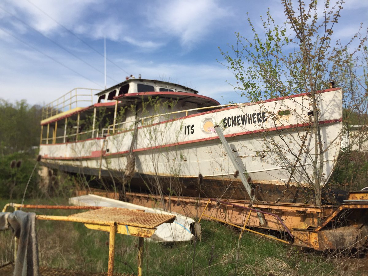 CALEBHITT's tweet photo. Stumbled upon a marine craft graveyard while #geocaching yesterday. #geocache #boats #boating #Mariners #Marine #sternwheel #River #outdoorfun #Outdoorplay #outdoors https://t.co/KtaWtPlxAe