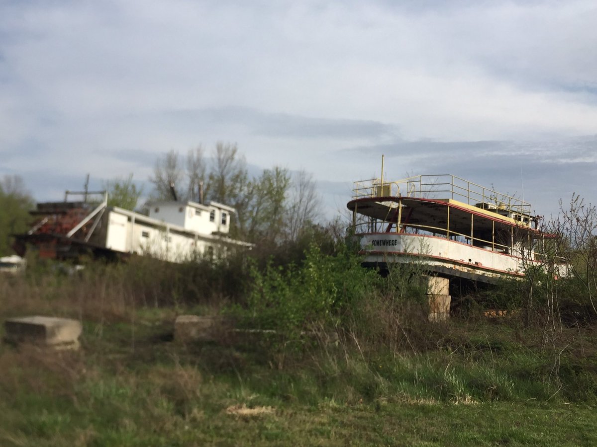 CALEBHITT's tweet photo. Stumbled upon a marine craft graveyard while #geocaching yesterday. #geocache #boats #boating #Mariners #Marine #sternwheel #River #outdoorfun #Outdoorplay #outdoors https://t.co/KtaWtPlxAe