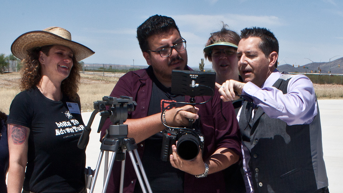 DesertOwlFilm's tweet photo. Inspiring news piece about the #FreeScienceTV Initiative started by our senior exec producer @geoffnotkin 🎥 It's part of @Discover_Con's always-excellent interview series

#science #education #StayHome #COVID19 

https://t.co/zDGhC2gfSn https://t.co/euYlUrnuyK