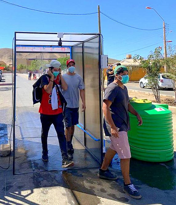 Tal como lo comprometió el alcalde Isaías Zavala y el Concejo Municipal, el sábado 11 de abril, comenzaron a operar 2 túneles desinfectantes en la Feria Libre de Diego de Almagro.
m.facebook.com/story.php?stor…