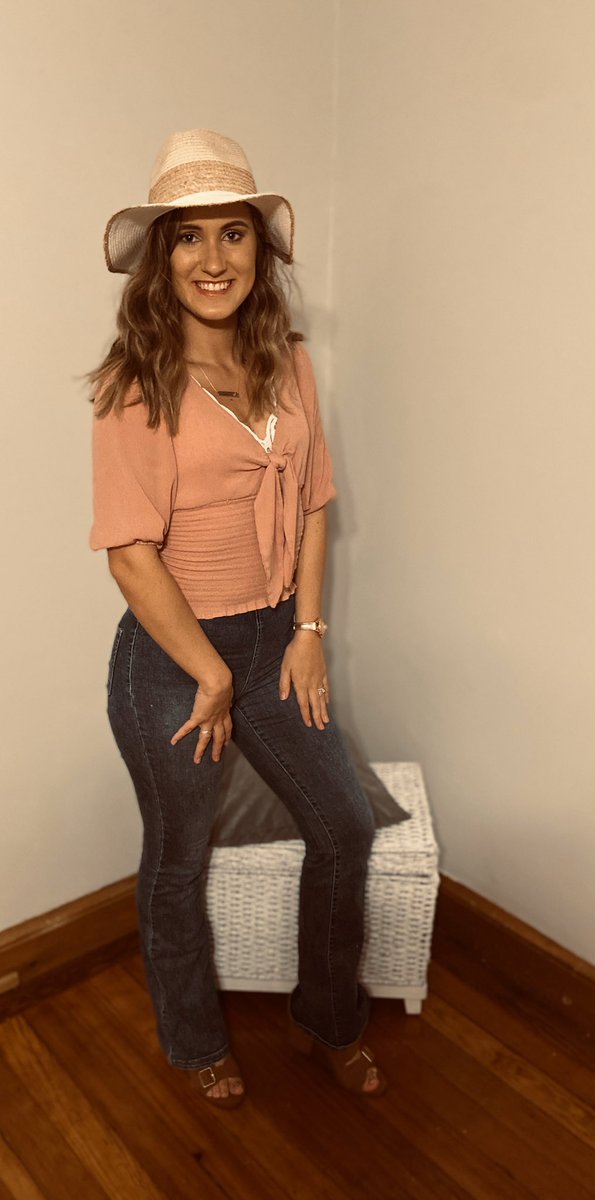 shawna_autumn's tweet photo. Milf alert ? https://t.co/5LFNZp4PHW