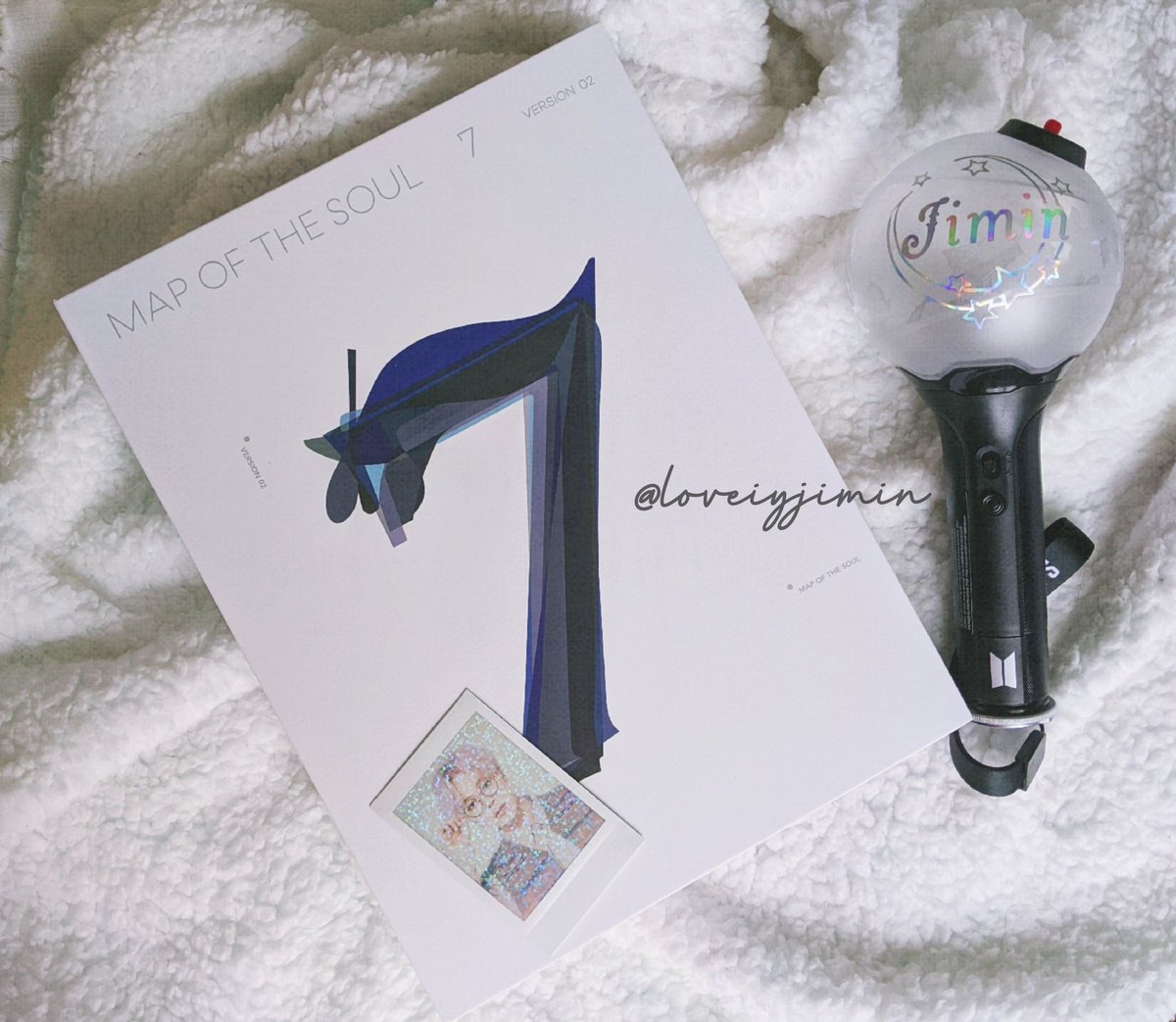 renaleii's tweet photo. —◈「 BTS GIVEAWAY: BDAY GA 」

prizes:
◈ mots 7 album
◈ army bomb mots edition
◈ holographic polaroid
◈ clear bag
     ↳ @SadinYellowShop
◈ shaker keychain
     ↳ @airsign_studios

• rules:
— rt + like
— must be following all 3 of us!

• info:
— ww
— ends 5/10 ; my bday https://t.co/LoNxAbzbeY