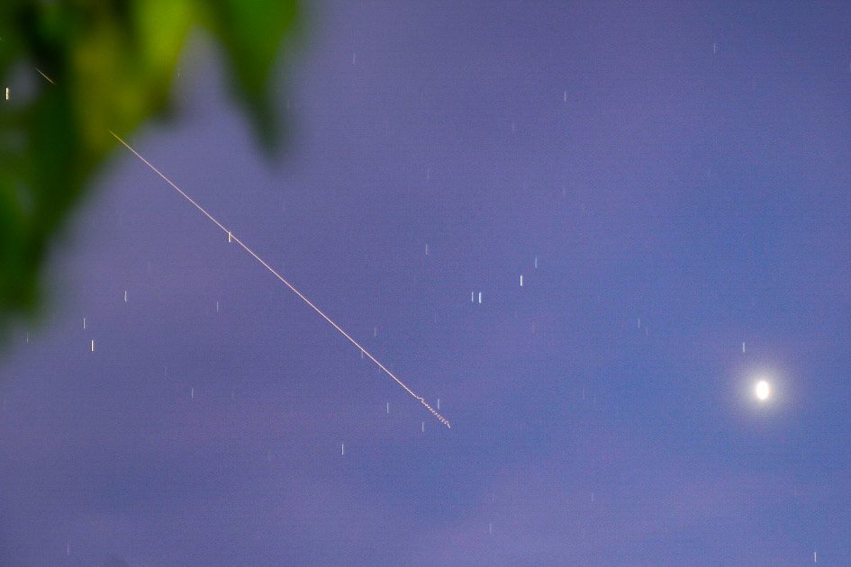 Paso de la Estación Espacial Internacional sobre El Salvador.. imagen en la que aprecia el planeta Venus, captada desde Quezaltepeque, La Libertad .....  <a href="/ISS_Research/">ISS_Research</a> <a href="/El_Universo_Hoy/">El Universo Hoy 🧈</a> <a href="/NASA/">NASA</a> <a href="/astrofotografia/">Jaime Díez 🌟</a> <a href="/AstroAficion/">AstroAficion</a> @Af_ClimaSismos