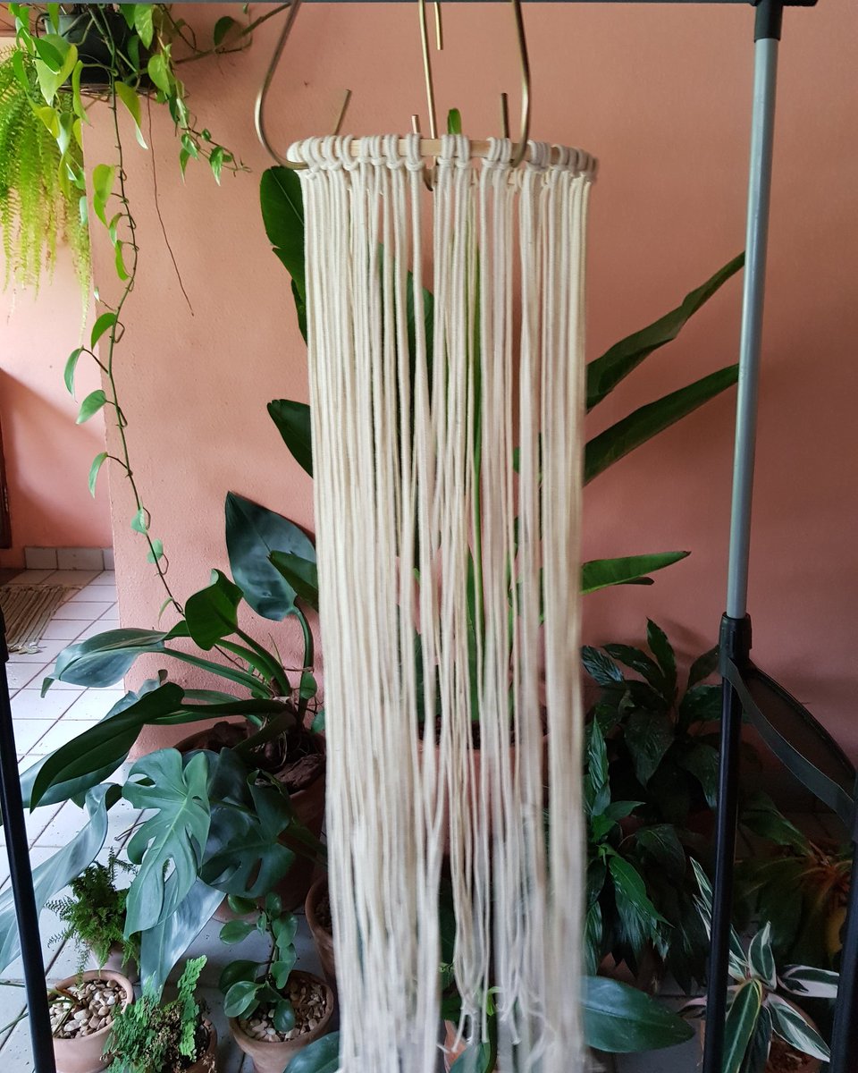 osanamacrame's tweet photo. Meu macramê de Páscoa não tem coelho, nem chocolate...
Mas tem 100metros de linha. 
#macrame #macramebrasil #artesanato #osanamacrame https://t.co/upR9VwanCZ