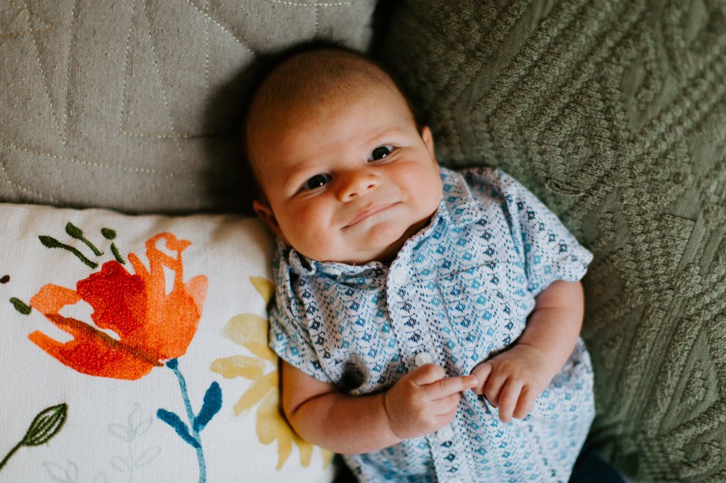 sarmoser's tweet photo. When mom says it's time to do another tik tok video. 😂😂😂 (peep the hands) thx for the caption @_rachelanna 😂 https://t.co/v745jXeEpP