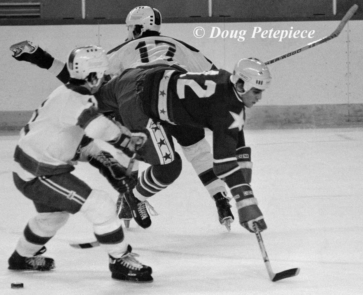 TheUnrealDougP's tweet photo. @Rush4d @Cornwall_Royals @tim_bernhardt2 @Jefftwo @StandFreeholder #CornwallRoyals vs #TeamUSAJuniors at #CornwallCivicComplex #WorldJuniors1978 https://t.co/BFUhuRkL76