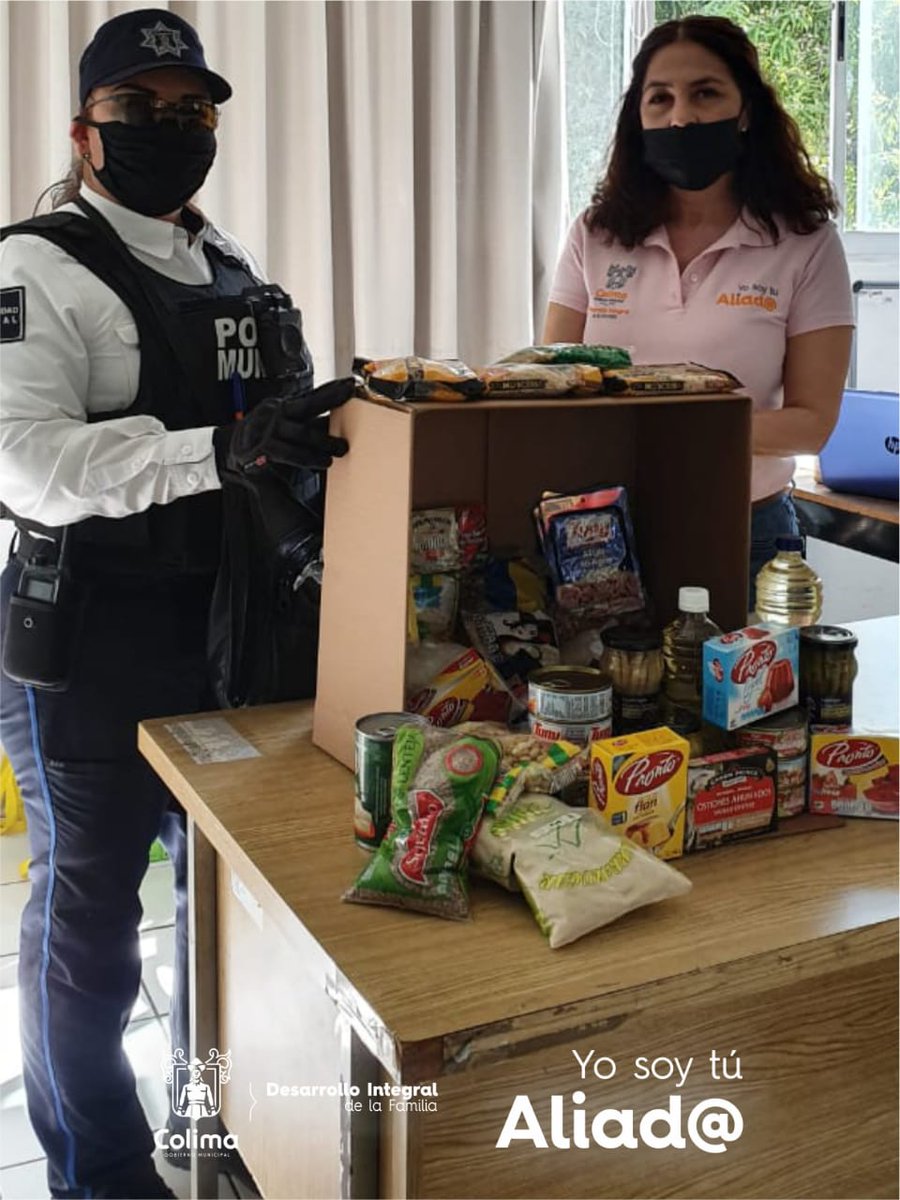 TuAliad's tweet photo. Gracias a la Policía Municipal de Colima por unirse a nuestra campaña #ComparteTuAlimento con donación de alimentos para apoyar a personas vulnerables durante contingencia del COVID-19. #YoMeQuedoEnCasa #YoSoyTúTúEresYo #SeamosResponsables #EsteVirusLoParamosTodos
#YoSoyTúAliad@ https://t.co/dwqqC257js