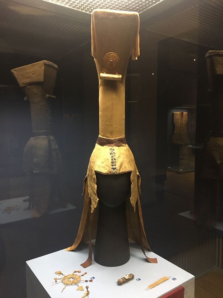 Дэлхийд  цор ганцхан байгаа Монгол хатны өмсгөл малгай 13-14 дүгээр зуунд хамаарна.