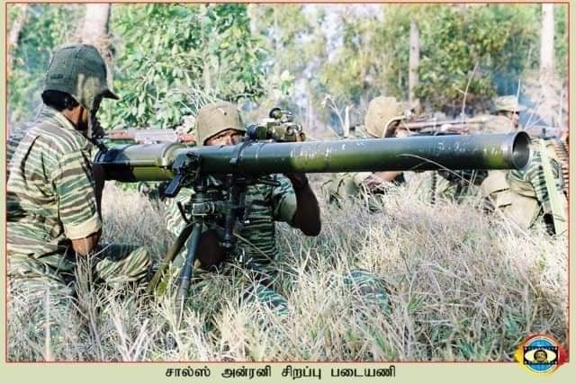 VKanthalingam's tweet image. தமிழீழ விடுதலைப் புலிகளின் முதலாவது இராணுவ மரபுப் படையணியான லெப் சாள்ஸ் அன்ரனி சிறப்பு படையணிப் போராளிகள்...!
#CASR #LTTE #🐯🐯🐯